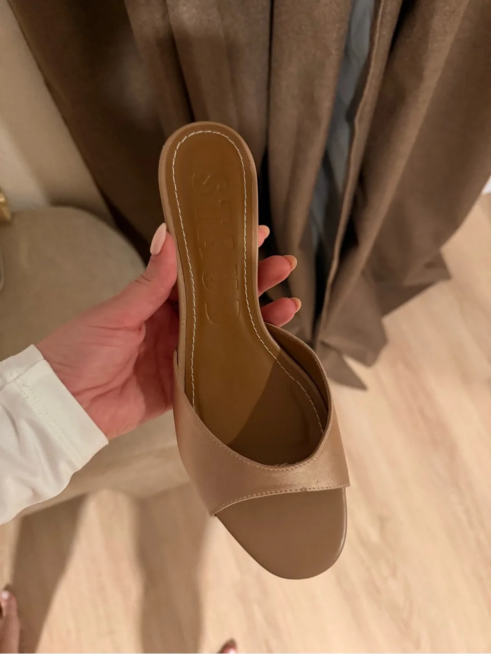STAUD Brigitte Mule Camel Satin